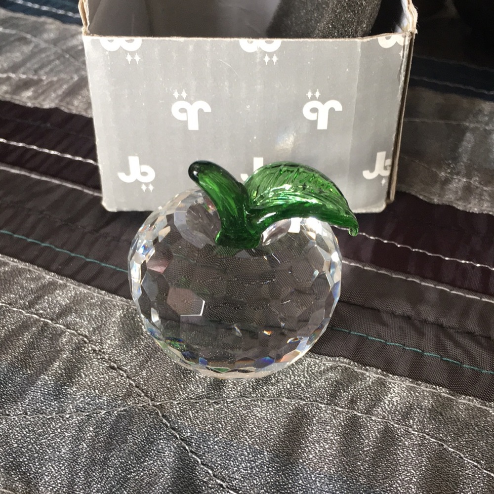 Apple of my Eye, crystal cut